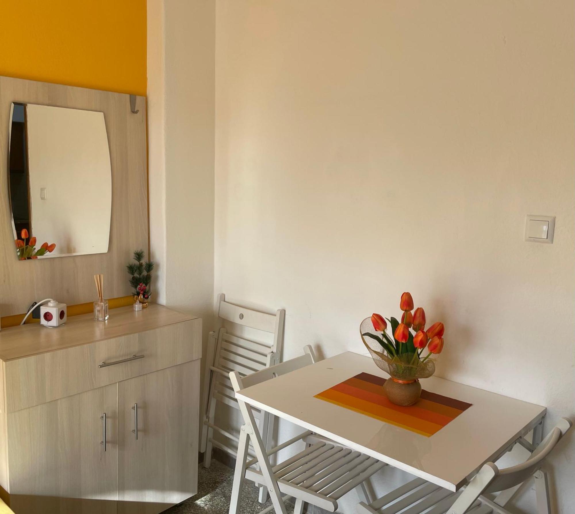 Kletnikovi Apartment อัสโปรวาลตา ภายนอก รูปภาพ